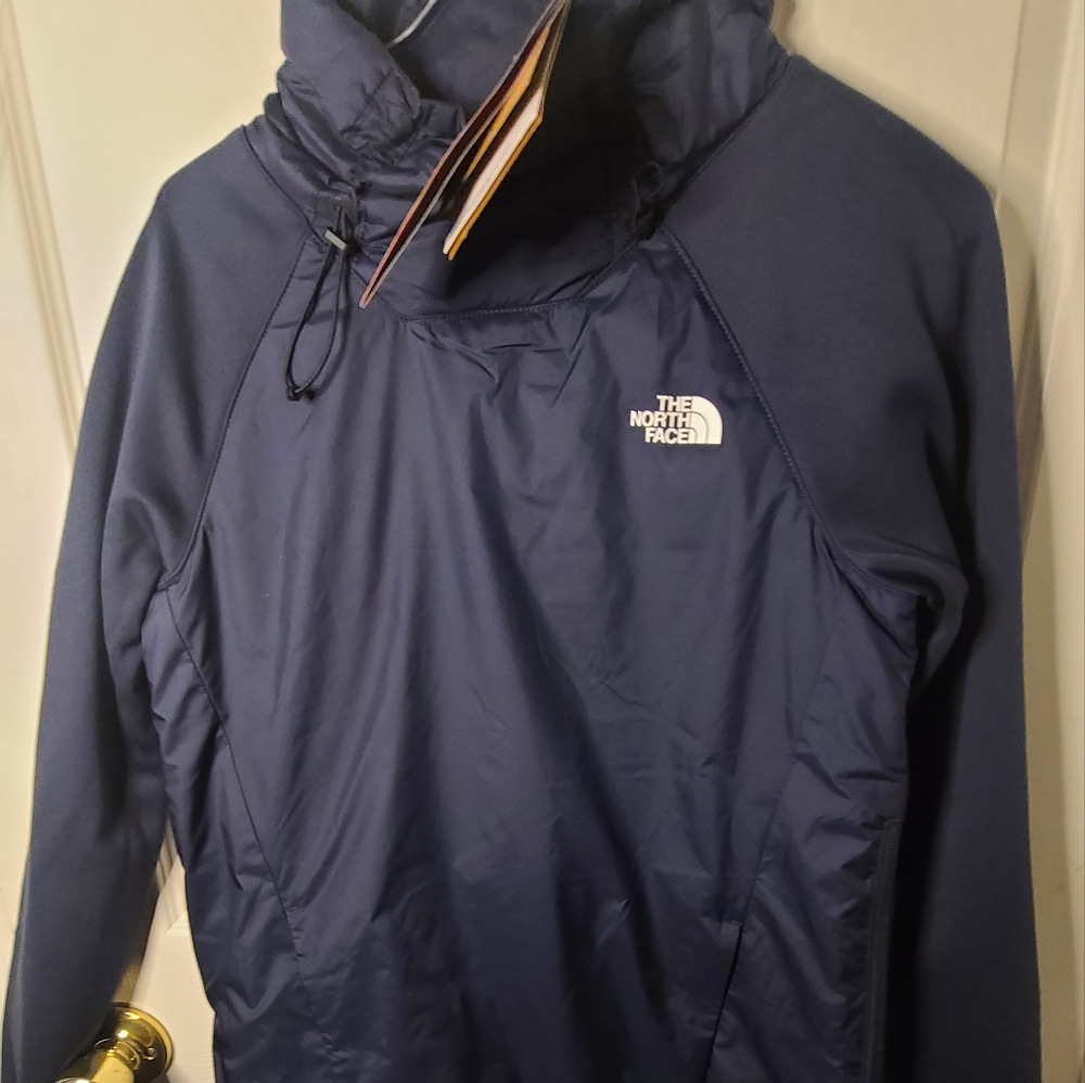 The North Face upper zipper jacket